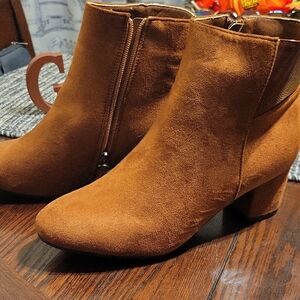 Elegant Tan Suede Ankle Booties